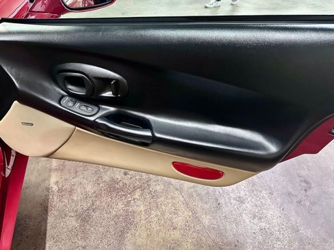 Used 2000 Chevrolet Corvette Coupe w/ Memory Pkg image 17