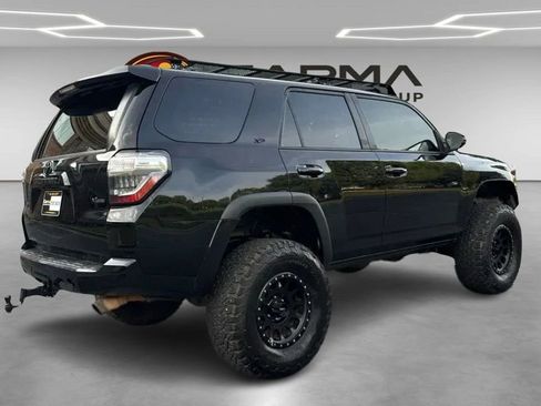 Used 2020 Toyota 4Runner SR5 Premium w/ Moonroof Package AWD/4WD image 5