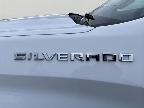 Used 2024 Chevrolet Silverado 1500 LT image 13