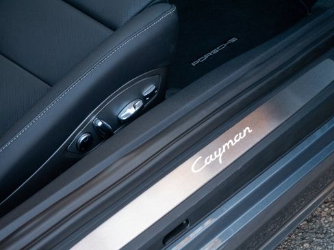 Used 2025 Porsche 718 Cayman image 30