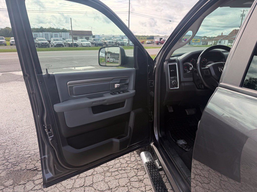 Used 2018 RAM 1500 Big Horn AWD/4WD image 11