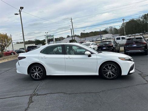 Used 2024 Toyota Camry SE image 26