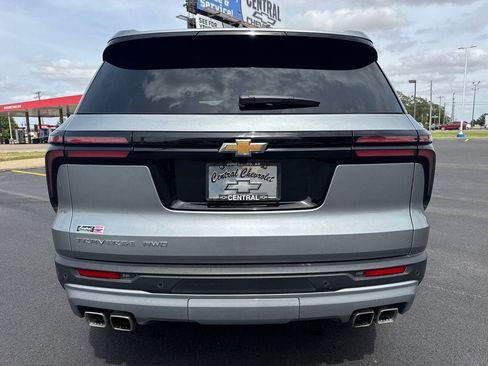 Used 2026 Chevrolet Traverse LT AWD/4WD image 5