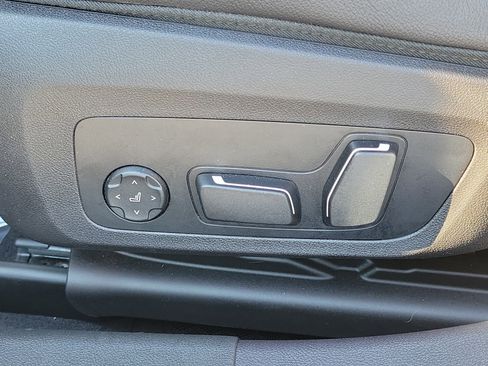 Certified 2025 BMW 330i Sedan image 20