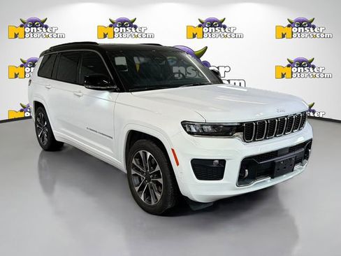 Used 2024 Jeep Grand Cherokee L Overland w/ Luxury Tech Group IV image 3