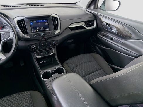 Used 2024 GMC Terrain SLE image 24