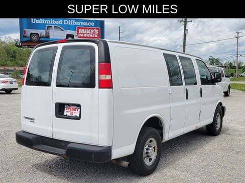Used 2012 Chevrolet Express 2500 RWD image 4