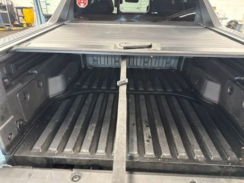 Used 2022 Hyundai Santa Cruz SEL Premium image 32