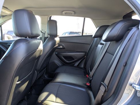 Used 2019 Chevrolet Trax LT w/ LT Convenience Package image 13