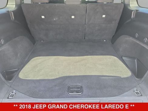 Used 2018 Jeep Grand Cherokee Laredo AWD/4WD image 31