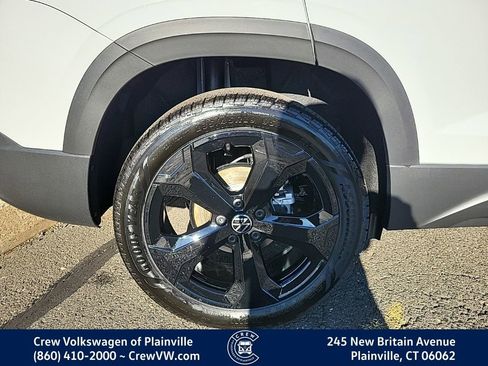 New 2026 Volkswagen Taos SE image 19