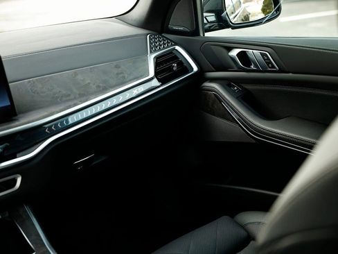 New 2026 BMW X5 xDrive40i w/ M Sport Package AWD/4WD image 29