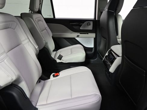 New 2026 Lincoln Aviator Reserve image 18