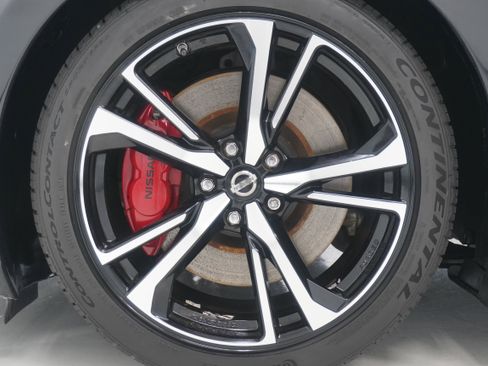 Used 2018 Nissan 370Z Coupe RWD image 23