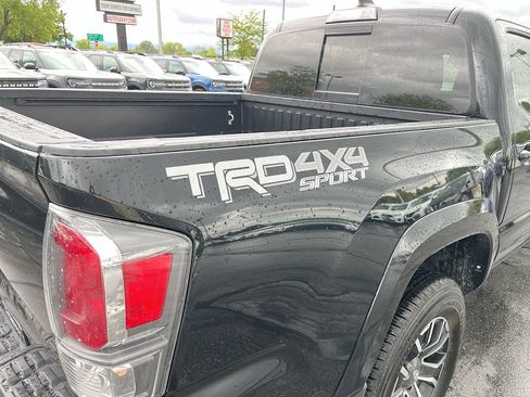 Used 2022 Toyota Tacoma TRD Sport w/ Black Out Package (TMS) AWD/4WD image 31
