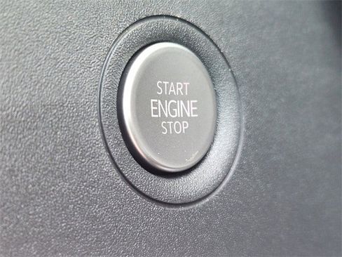 New 2025 Volkswagen Tiguan SE R-Line image 19