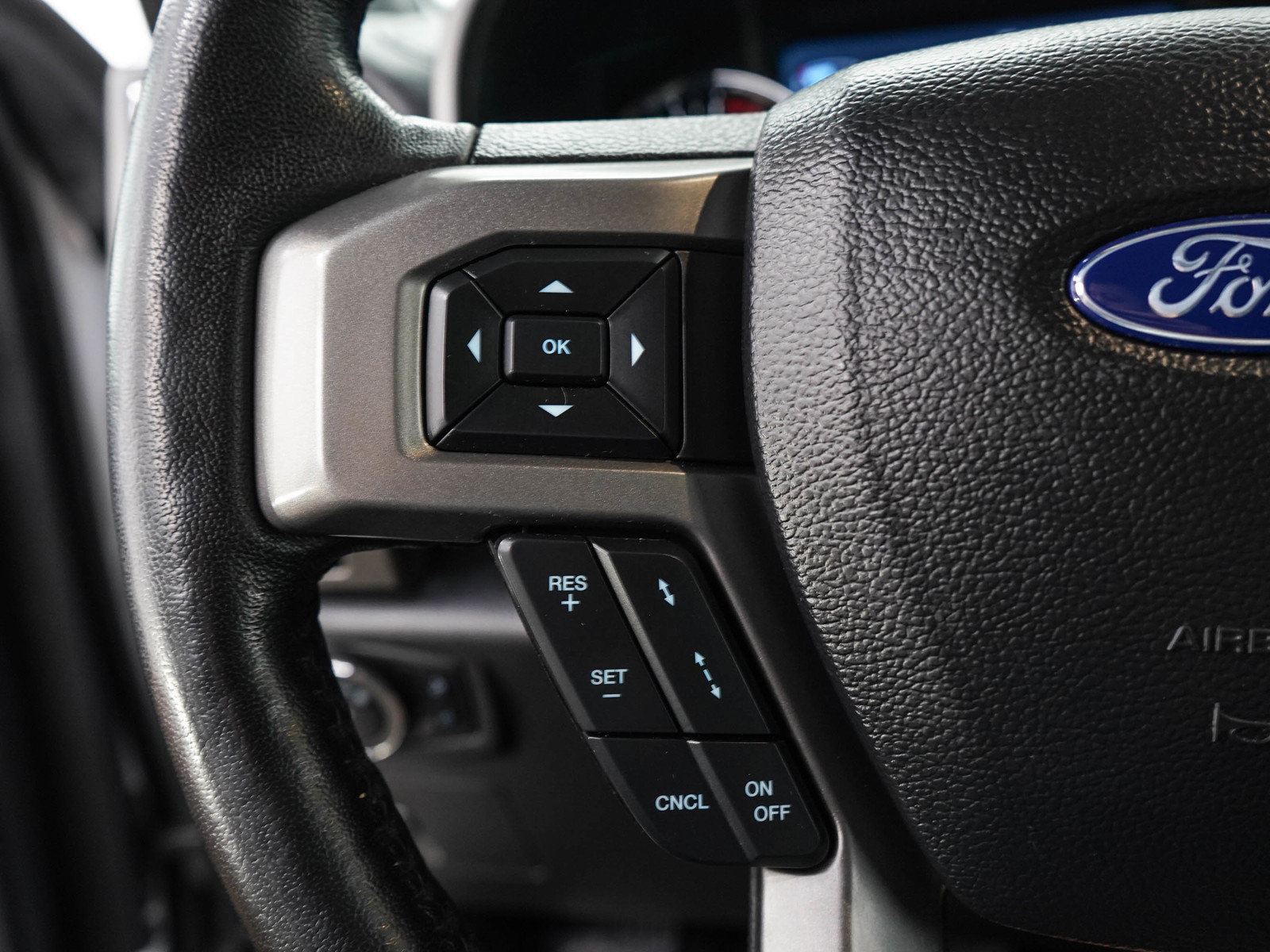Used 2021 Ford Expedition XLT w/ Equipment Group 202A AWD/4WD image 29