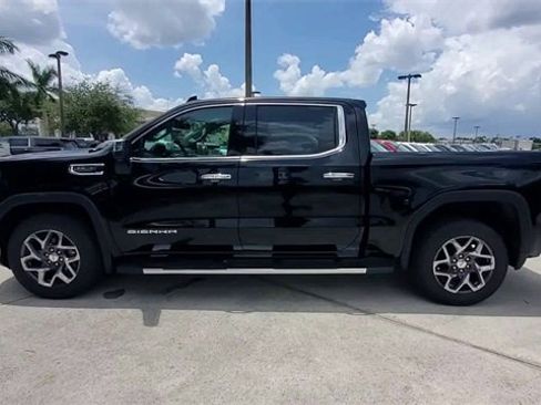 Used 2023 GMC Sierra 1500 SLT w/ SLT Premium Package image 8