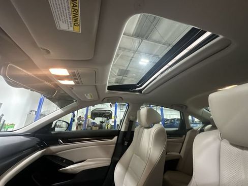 Used 2022 Honda Accord Touring image 20