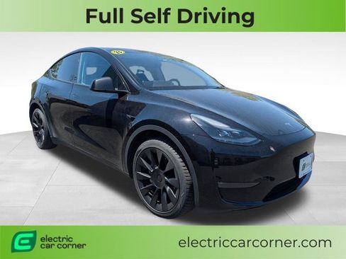 Used 2023 Tesla Model Y Long Range AWD/4WD image 1