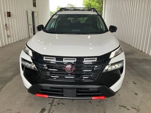Used 2025 Nissan Rogue SV AWD/4WD image 24