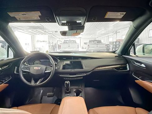 Used 2022 Cadillac XT4 Premium Luxury w/ Enhanced Visibility Package AWD/4WD image 10