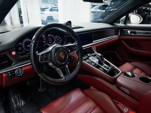 Used 2020 Porsche Panamera GTS image 20