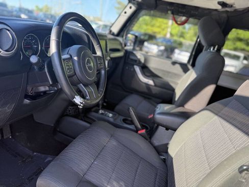 Used 2012 Jeep Wrangler Sahara w/ Dual Top Group image 9