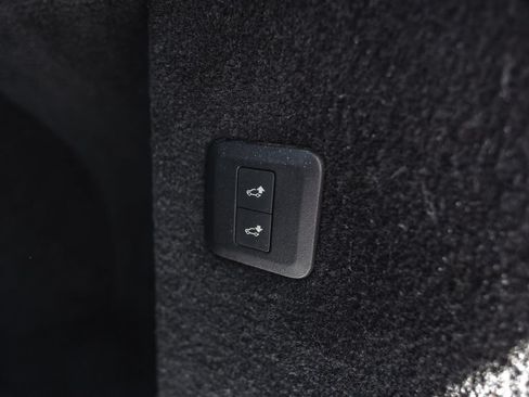 Used 2019 Land Rover Range Rover Sport HSE AWD/4WD image 32