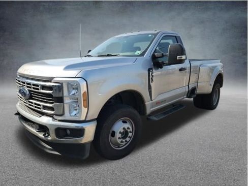 Used 2024 Ford F350 XLT w/ 360-Degree Camera Package AWD/4WD image 4