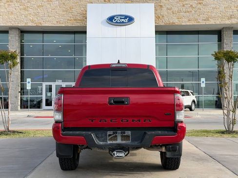 Used 2023 Toyota Tacoma TRD Off-Road w/ TRD Premium Off Road Package image 24