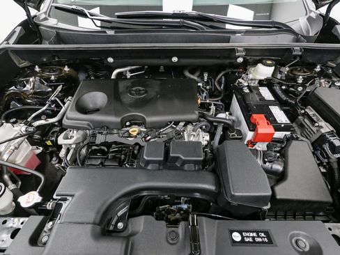 Used 2022 Toyota RAV4 XLE image 13