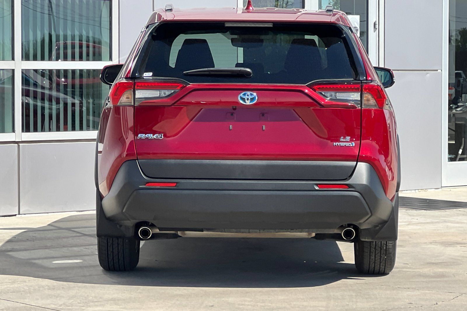 Used 2024 Toyota RAV4 LE AWD/4WD image 5