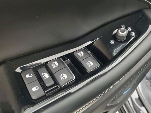 Used 2022 Jeep Grand Cherokee Overland w/ Luxury Tech Group IV AWD/4WD image 20