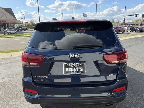 Used 2019 Kia Sorento AWD image 4
