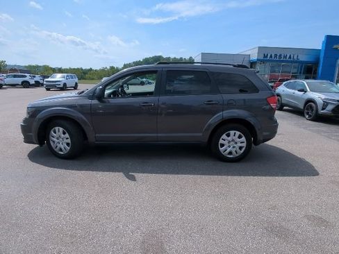 Used 2018 Dodge Journey SE w/ Connectivity Group FWD image 11