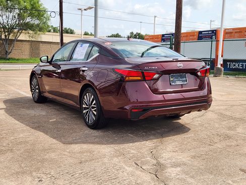 Used 2024 Nissan Altima 2.5 SV image 8