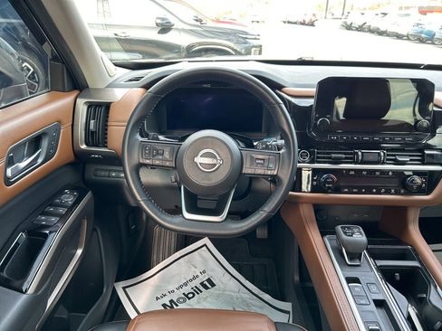 Used 2024 Nissan Pathfinder Platinum image 24