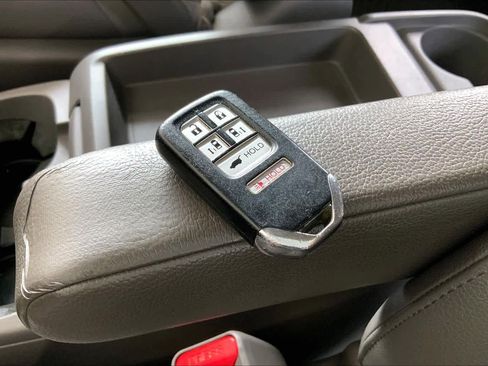 Used 2016 Honda Odyssey Touring image 15