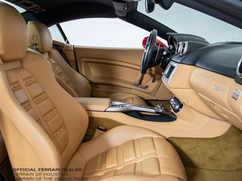 Used 2010 Ferrari California RWD image 14