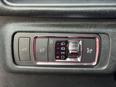 Used 2022 Lincoln Corsair AWD w/ Equipment Group 101A image 21