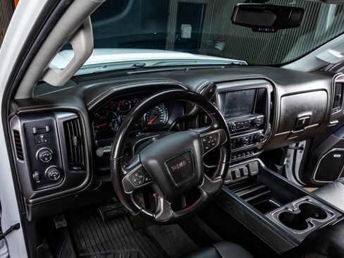 Used 2018 GMC Sierra 2500 SLT w/ Duramax Plus Package AWD/4WD image 13