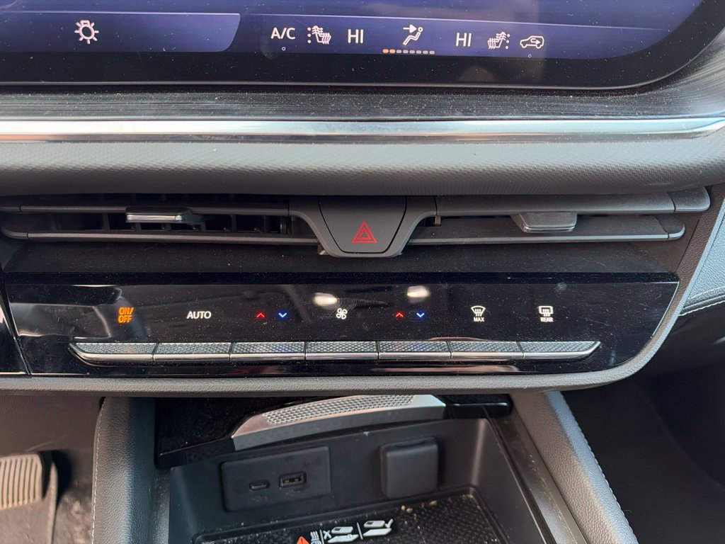 Used 2024 Buick Envision Preferred AWD/4WD image 13