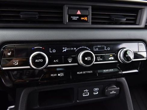 Used 2025 Honda Pilot EX-L image 17