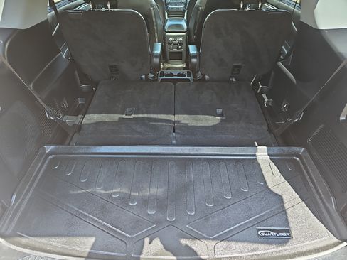 Used 2021 Ford Explorer Limited w/ Equipment Group 301A RWD image 13