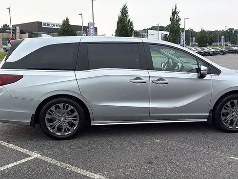 Used 2025 Honda Odyssey Touring image 4