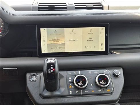 Used 2023 Land Rover Defender 110 X-Dynamic SE AWD/4WD image 15