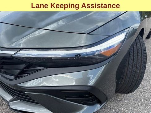 Used 2025 Hyundai Elantra Sport image 5