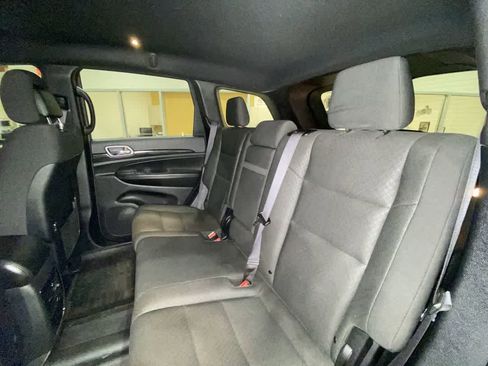 Used 2020 Jeep Grand Cherokee Laredo image 23