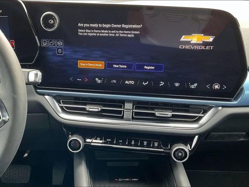 New 2026 Chevrolet Equinox EV LT image 6